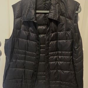 Nau Women's Black Puffer Vest